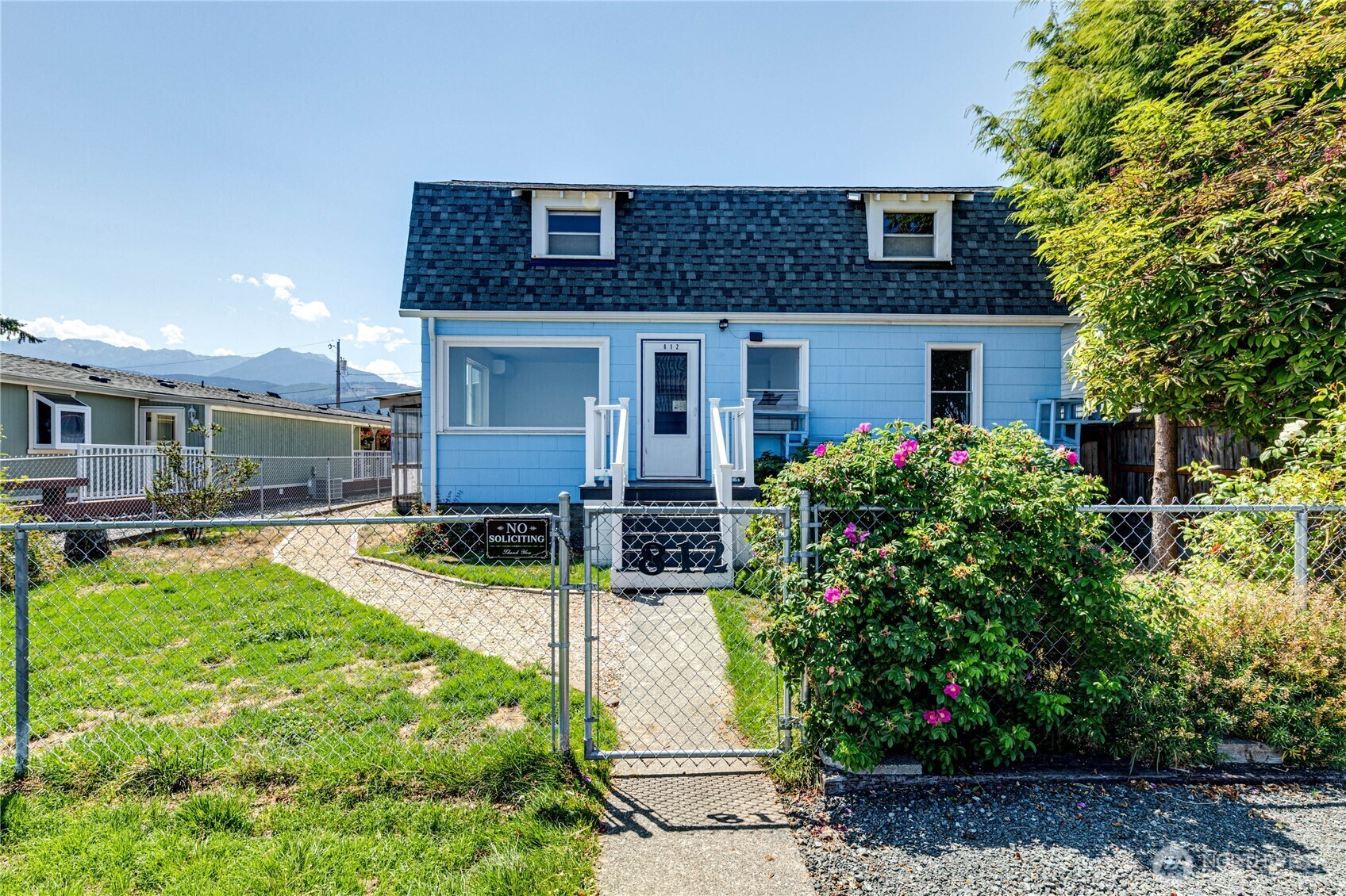 Property Photo:  812 W 4th Street  WA 98363 