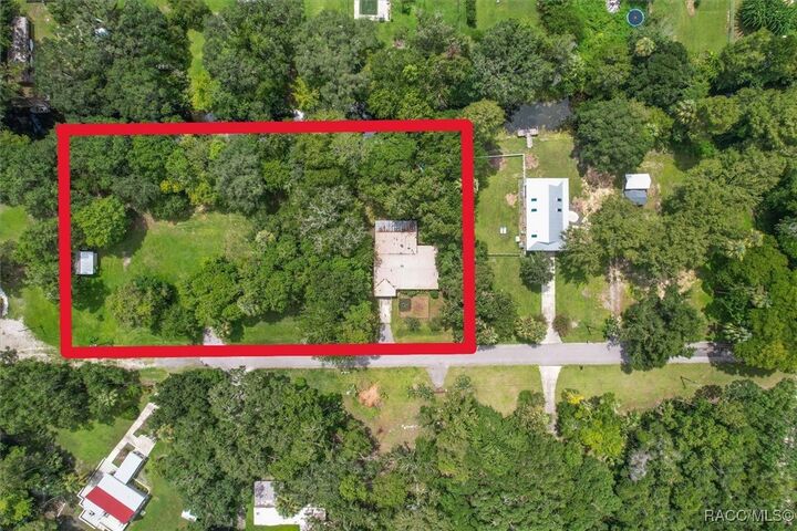 Property Photo: 516 S Tuck Point FL 34450