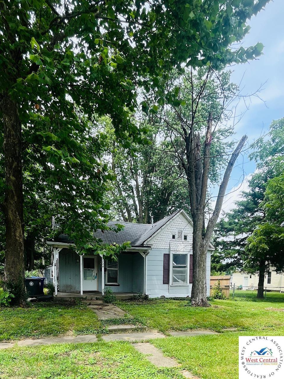 Property Photo: 1704 S Missouri MO 65301