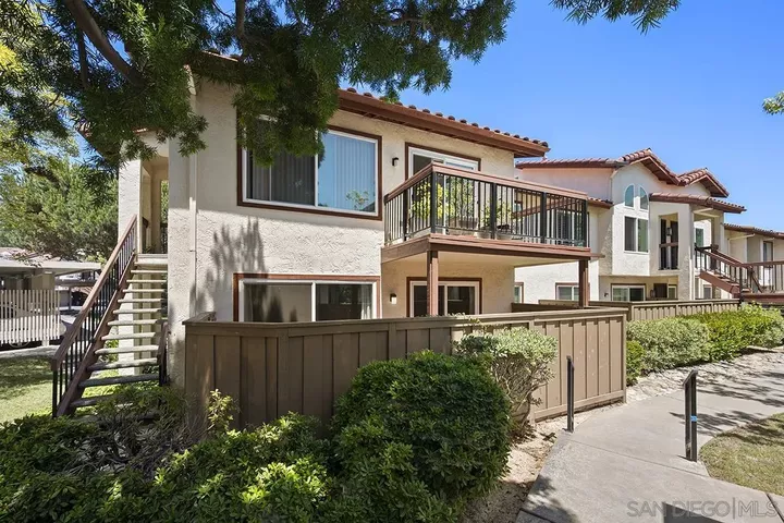 Property Photo: 4020 Porte La Paz 108 CA 92122