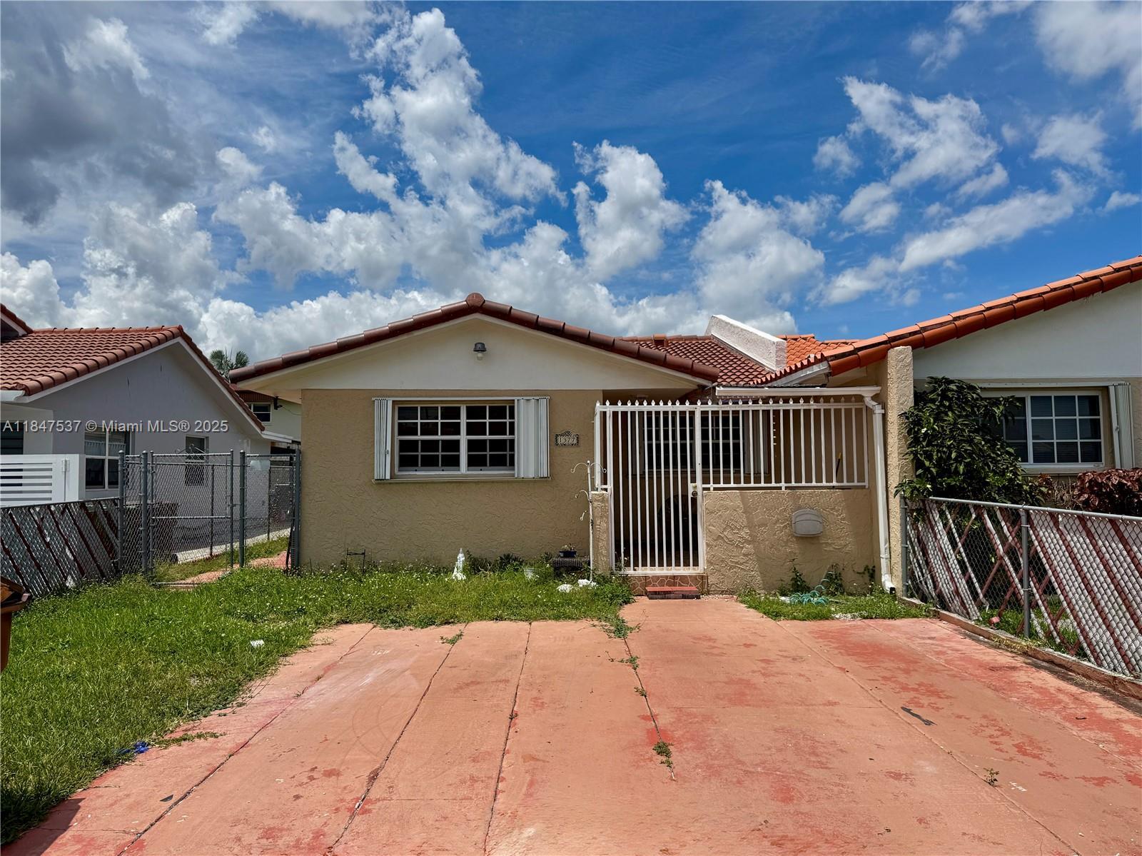 Property Photo:  1377 W 38th St 1377  FL 33012 