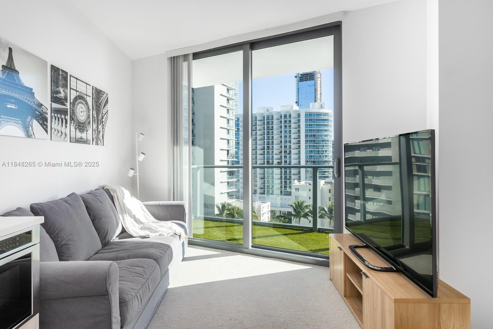 Property Photo: 501 NE 31st St 1007 FL 33137