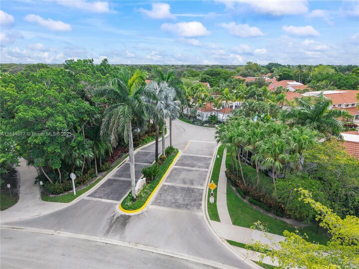 Property Photo:  945 NW 92nd Ter C1l  FL 33324 