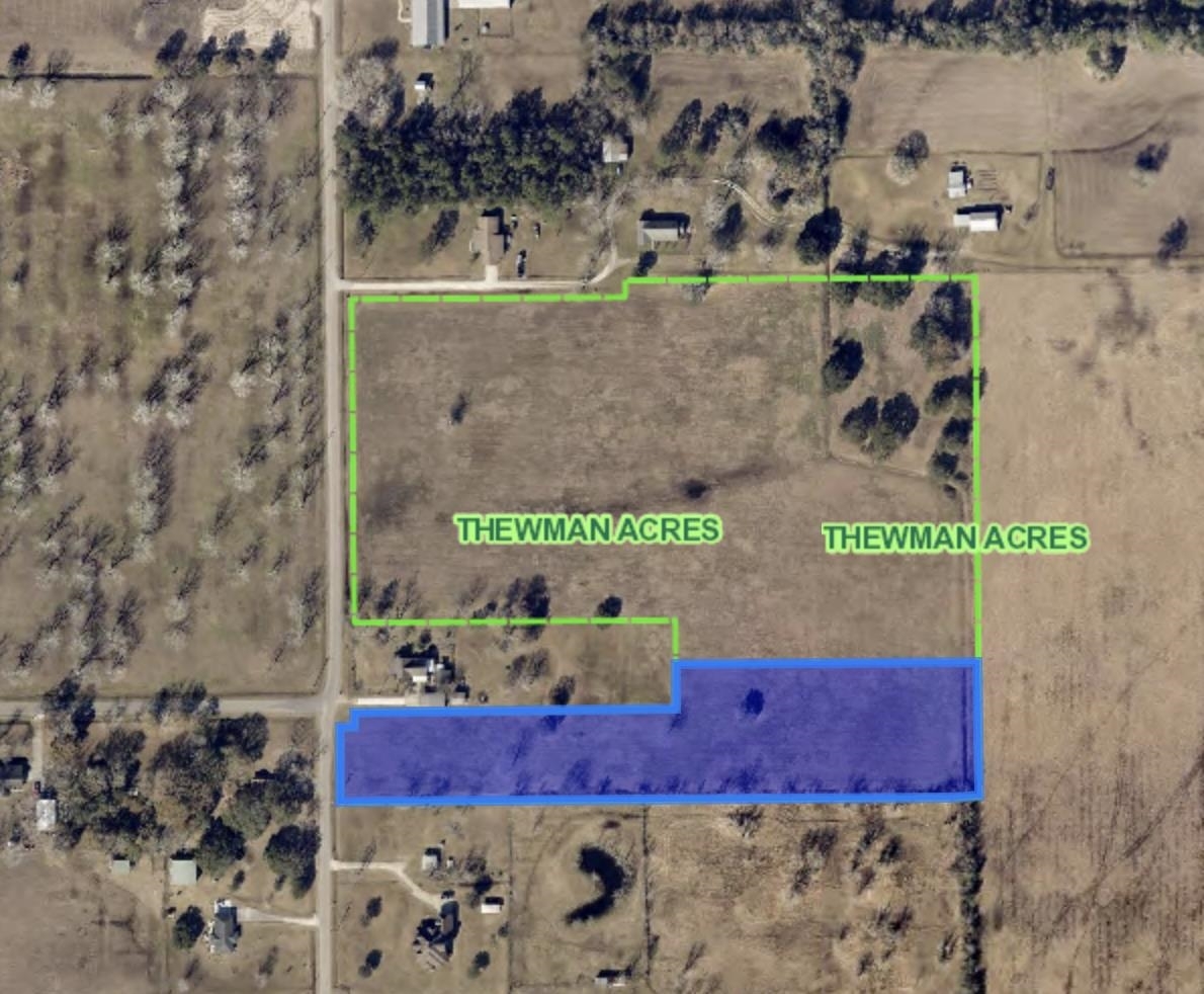 Property Photo: 16435 Wise Rd TX 77622