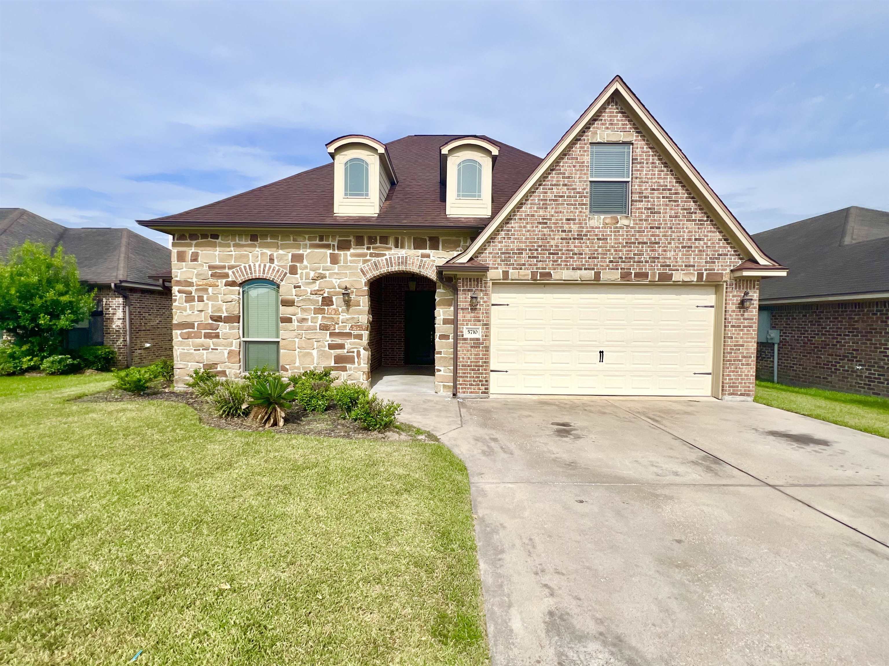 5710 Nicole  Beaumont TX 77713 photo