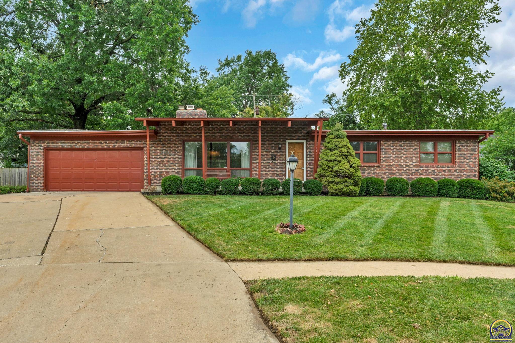 Property Photo: 1921 SW Damon Ct KS 66611