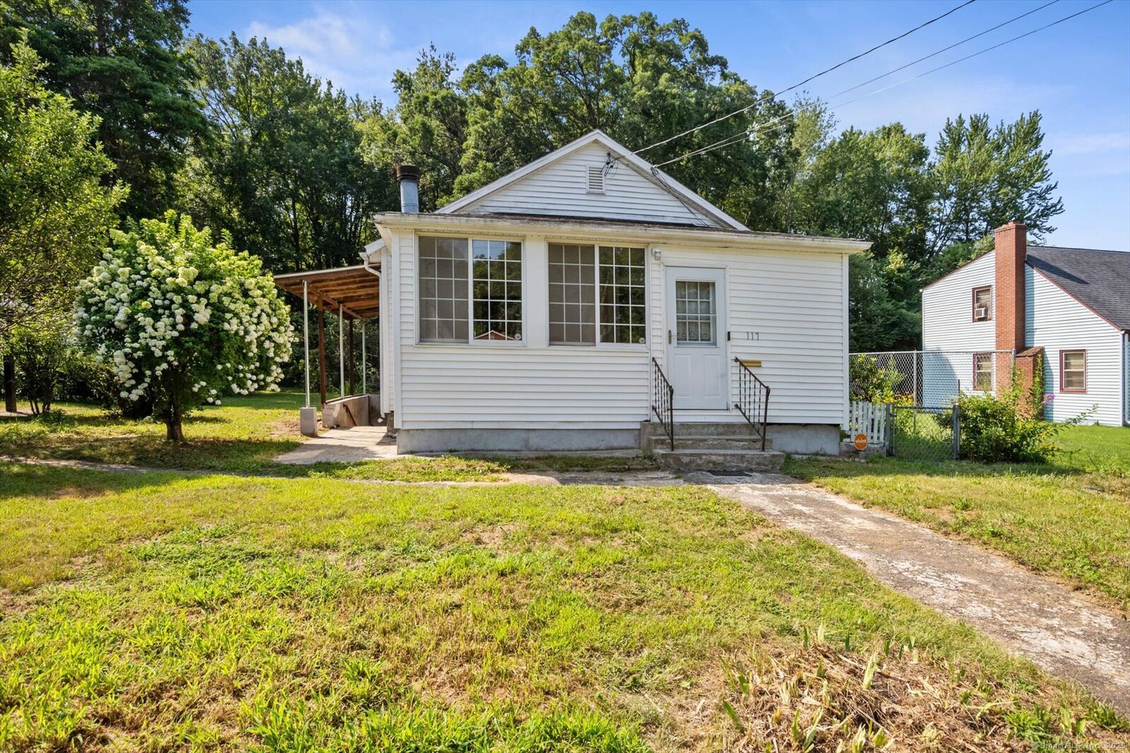 Property Photo:  117 East Pershing Street  CT 06002 