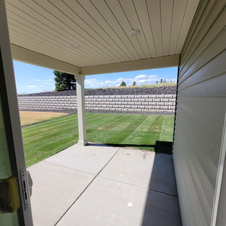 Property Photo:  801 E K St  WA 99006 