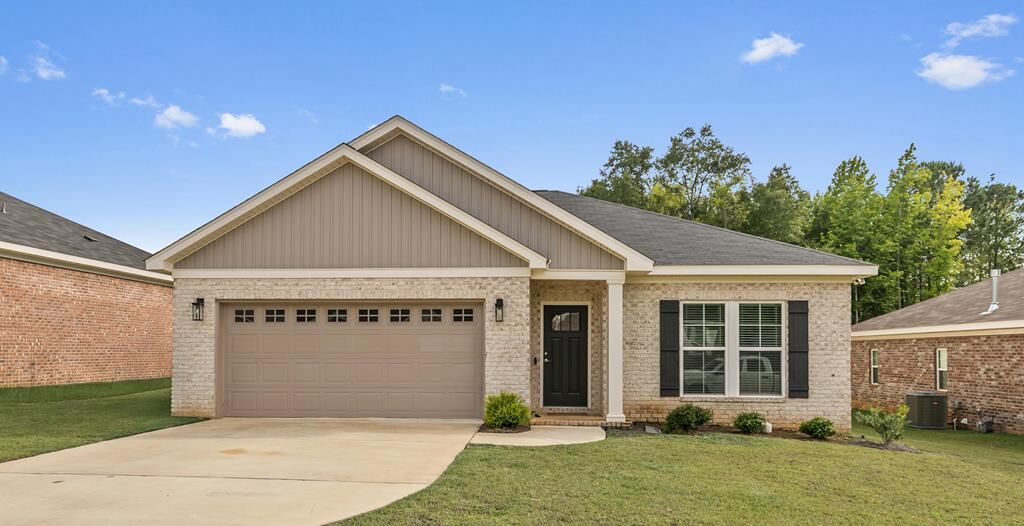 Property Photo: 639 Ridgeland AL 36301