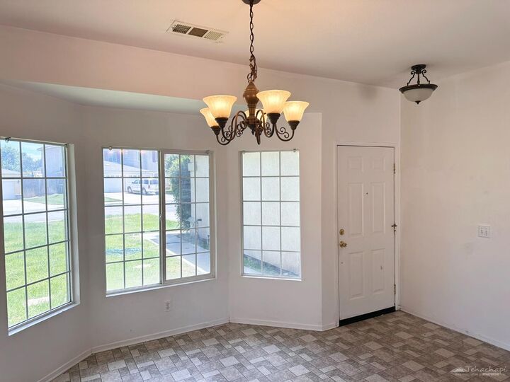 Property Photo: 821 Green Street CA 93561