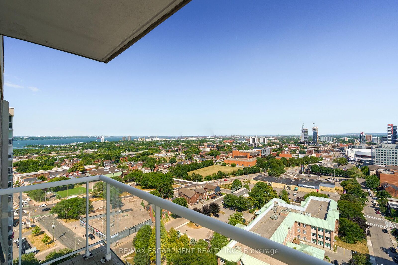 Property Photo:  75 Queen Street N 2203  ON L8R 3J3 