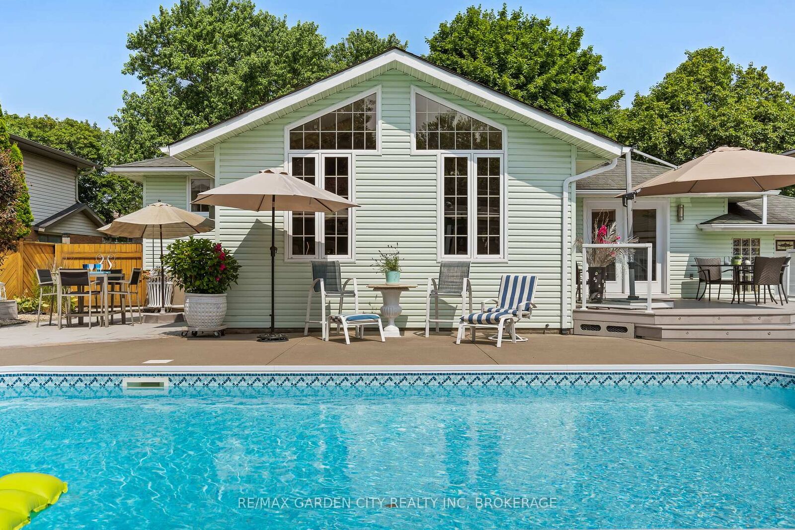 Property Photo: 227 Riverview Boulevard ON L2T 3N2