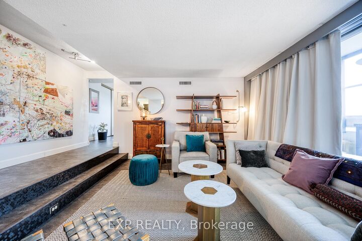 Property Photo: 373 Laurier Avenue E 1003 ON K1N 8X6