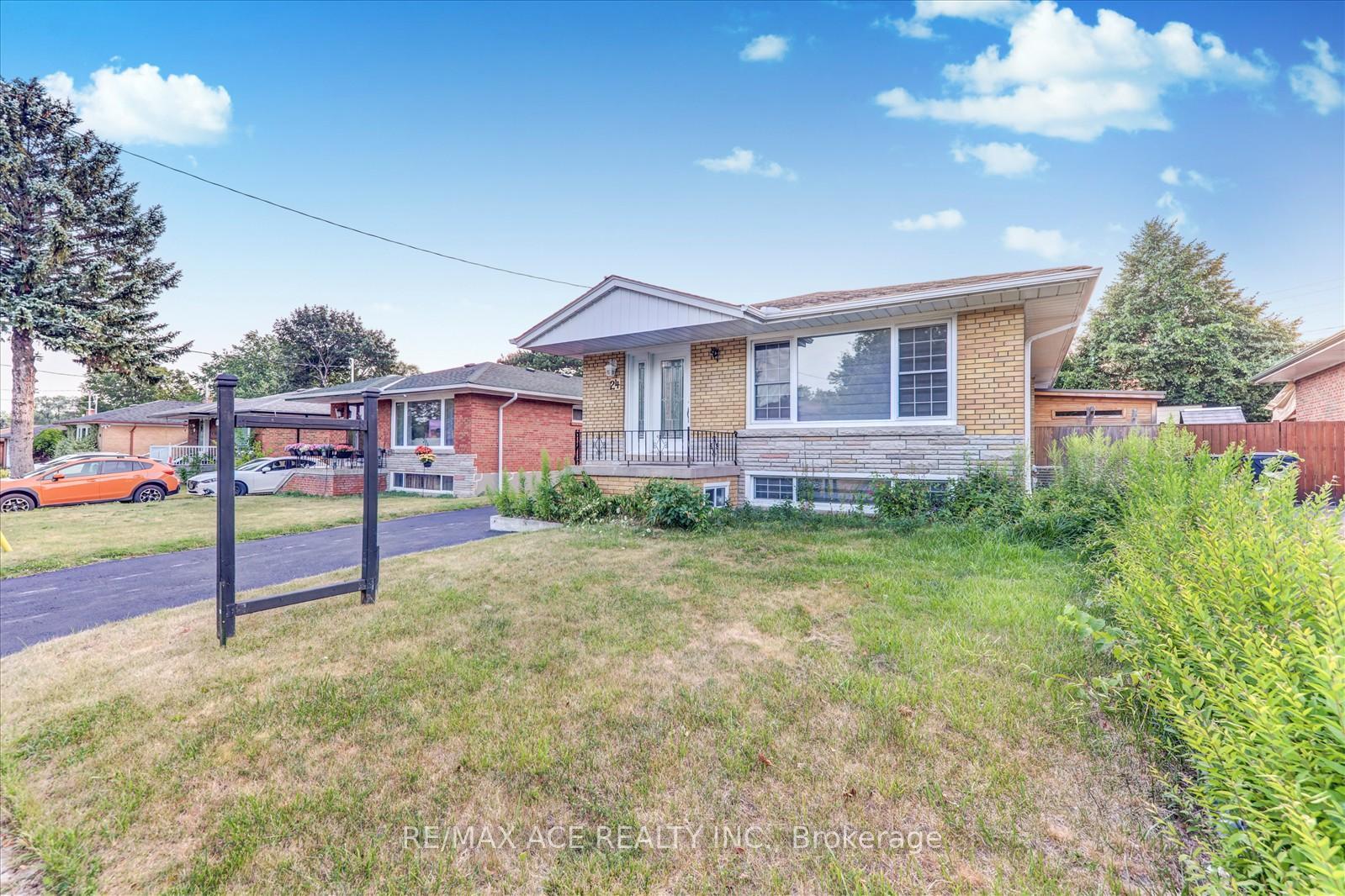 Property Photo:  24 Wantanopa Crescent  ON M1H 2B3 