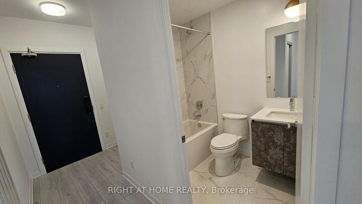 Property Photo:  405 Dundas Street W 530  ON L6M 5P9 