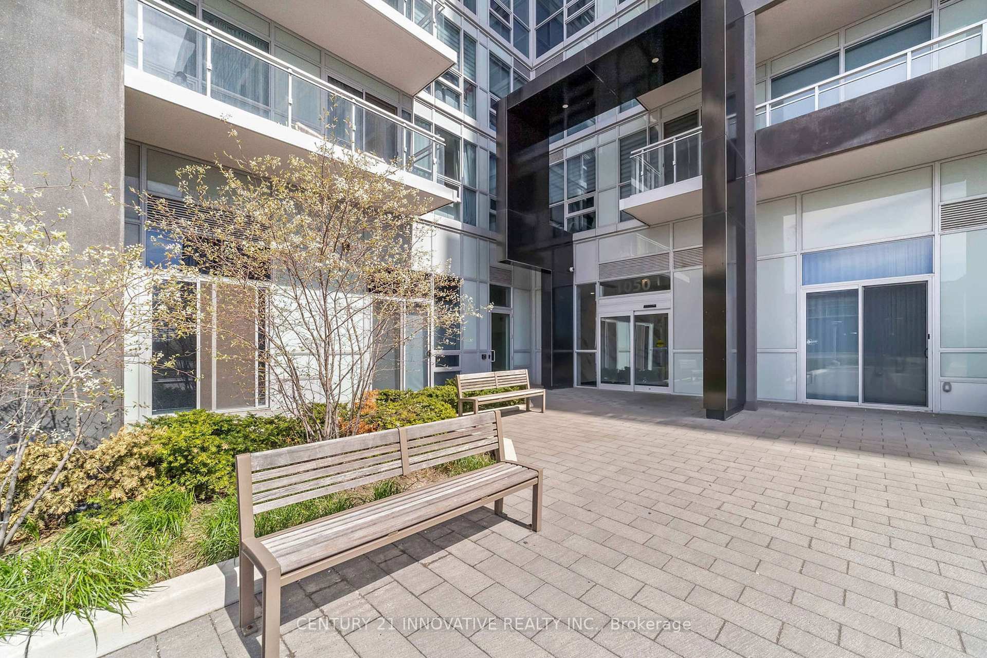 Photo de la propriété: 1050 Main St Street E 520 ON L9T 9M3