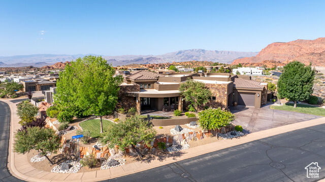 Property Photo: 2203 W Silver Cloud Dr UT 84770