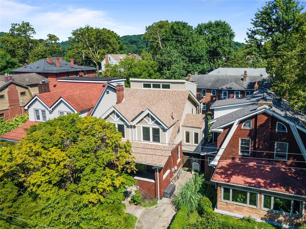 Property Photo:  7541 Hutchinson St  PA 15218 