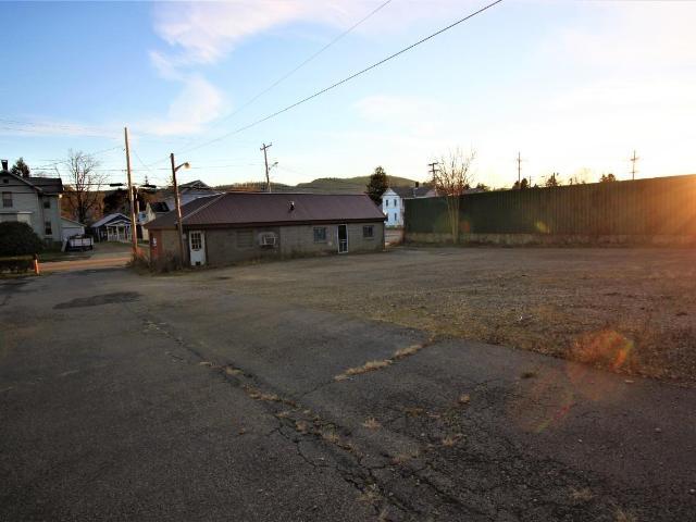 Property Photo: 1408 Pennsylvania Avenue PA 16365