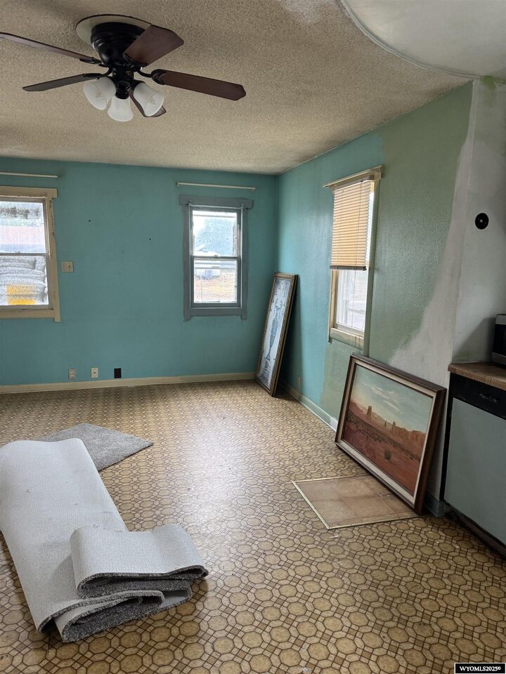 Property Photo: 917 N Washington Streets WY 82601
