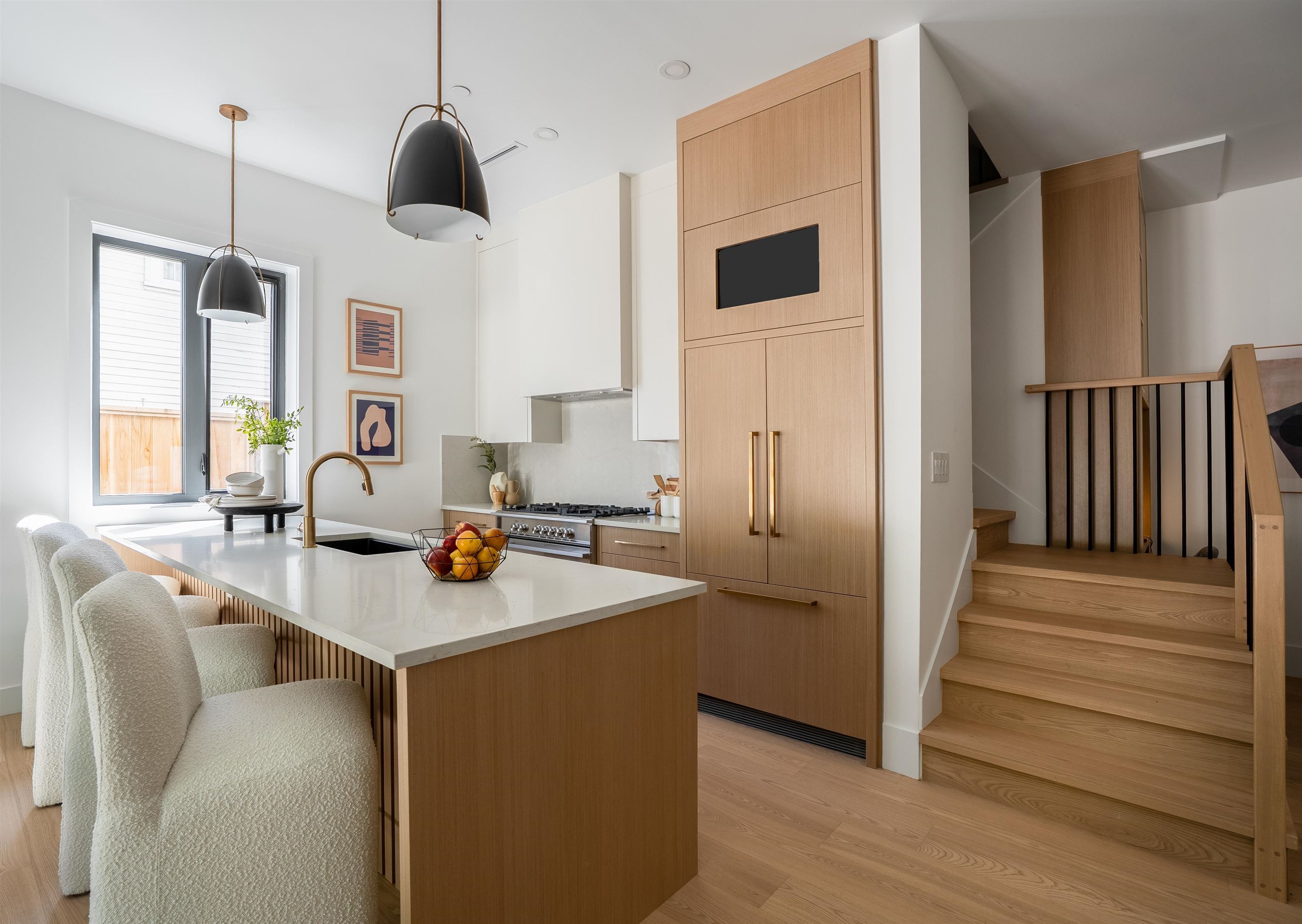 Property Photo: 356 E 40th Avenue 1 BC V5W 1L9