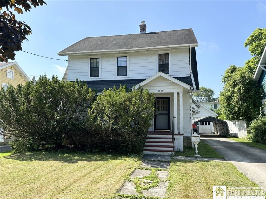Property Photo: 1389 Newland Avenue NY 14701