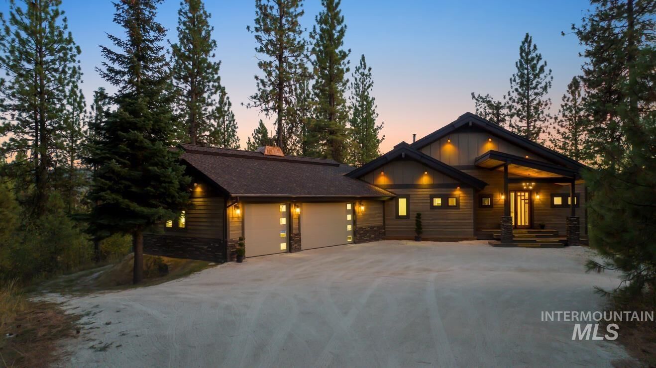 Property Photo:  17 Madelyn Ct  ID 83622 