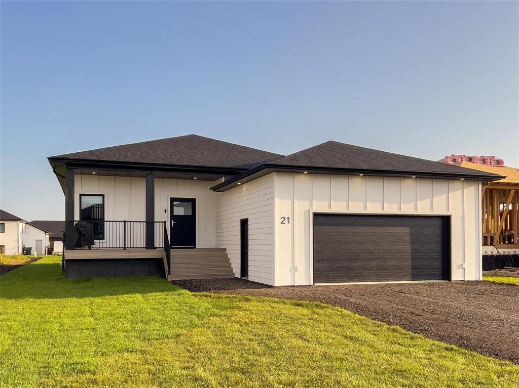 Property Photo: 21 Parkside Crescent MB R5G 2X3
