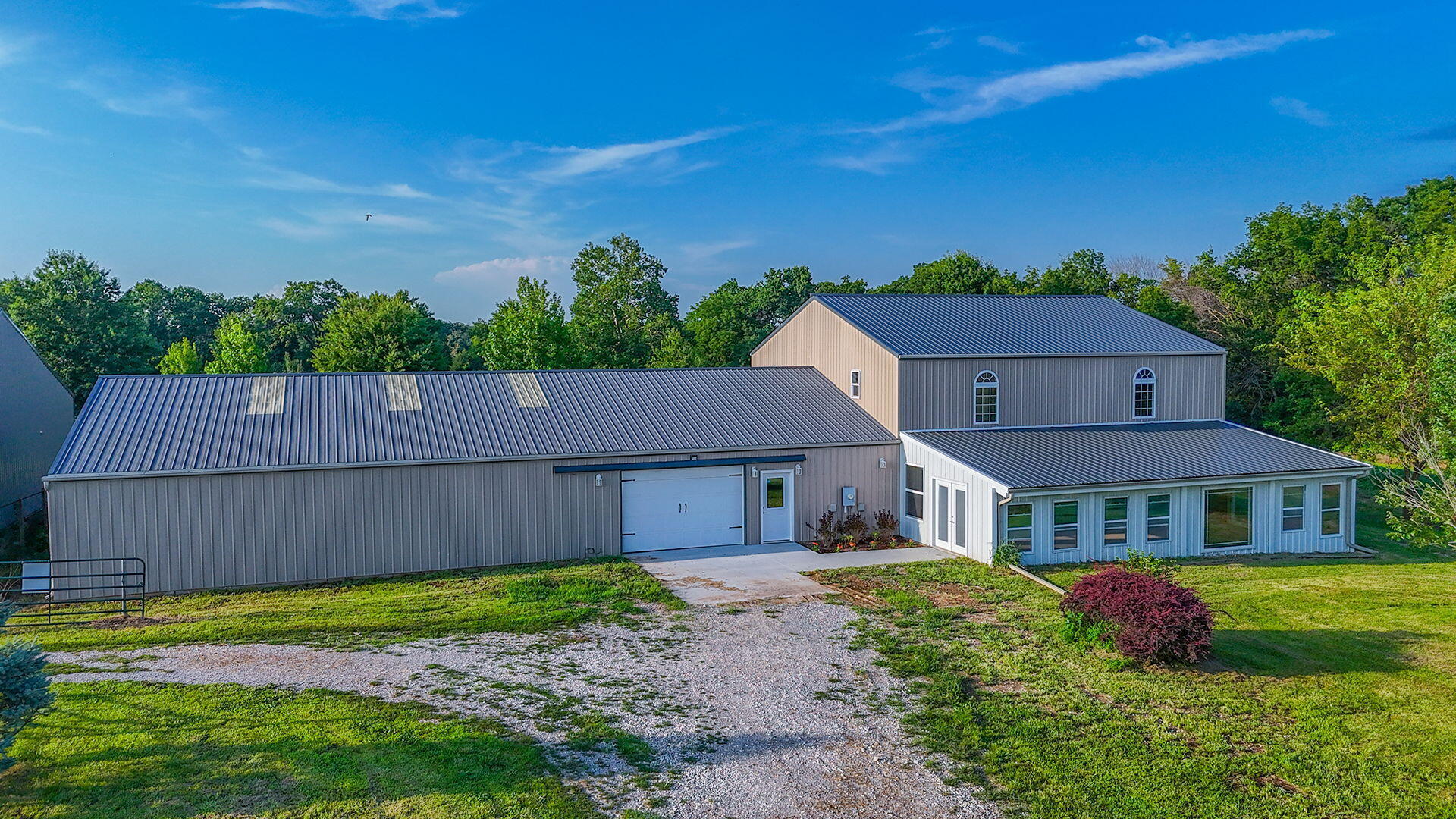 Property Photo: 15257 N Tucker School Rd MO 65255