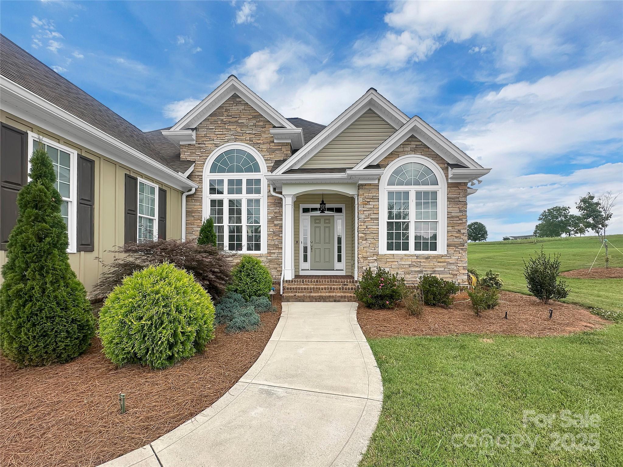 Property Photo: 106 Vintage Woods Court NC 28150