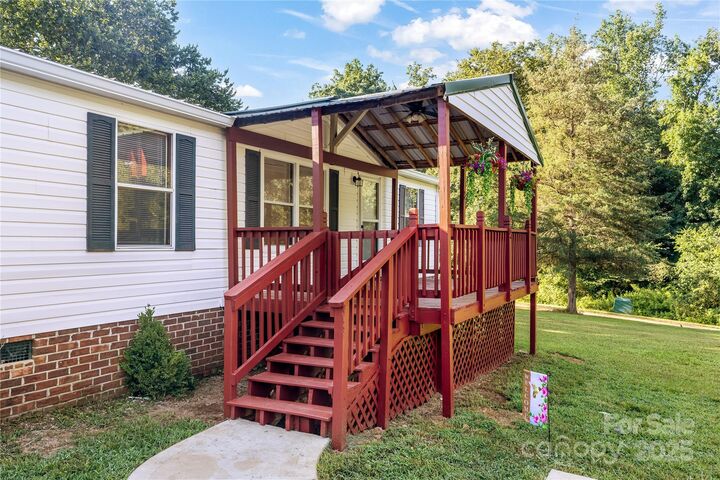 Property Photo: 7050 Woodleaf Road NC 27054