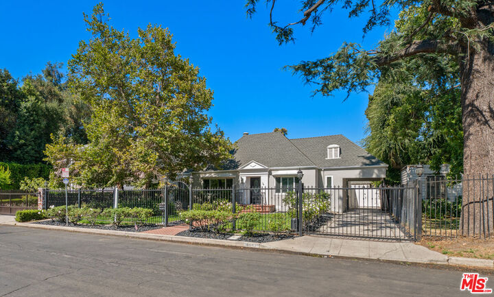 Property Photo:  4547 Ledge Ave  CA 91602 