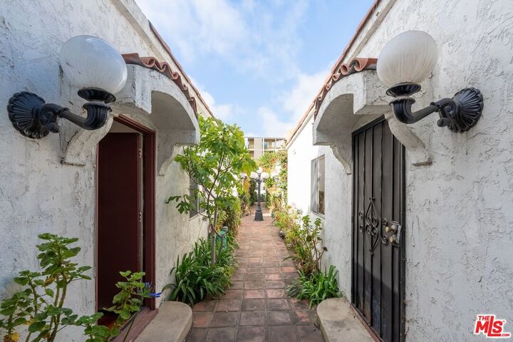 Property Photo:  1507 14th St  CA 90404 