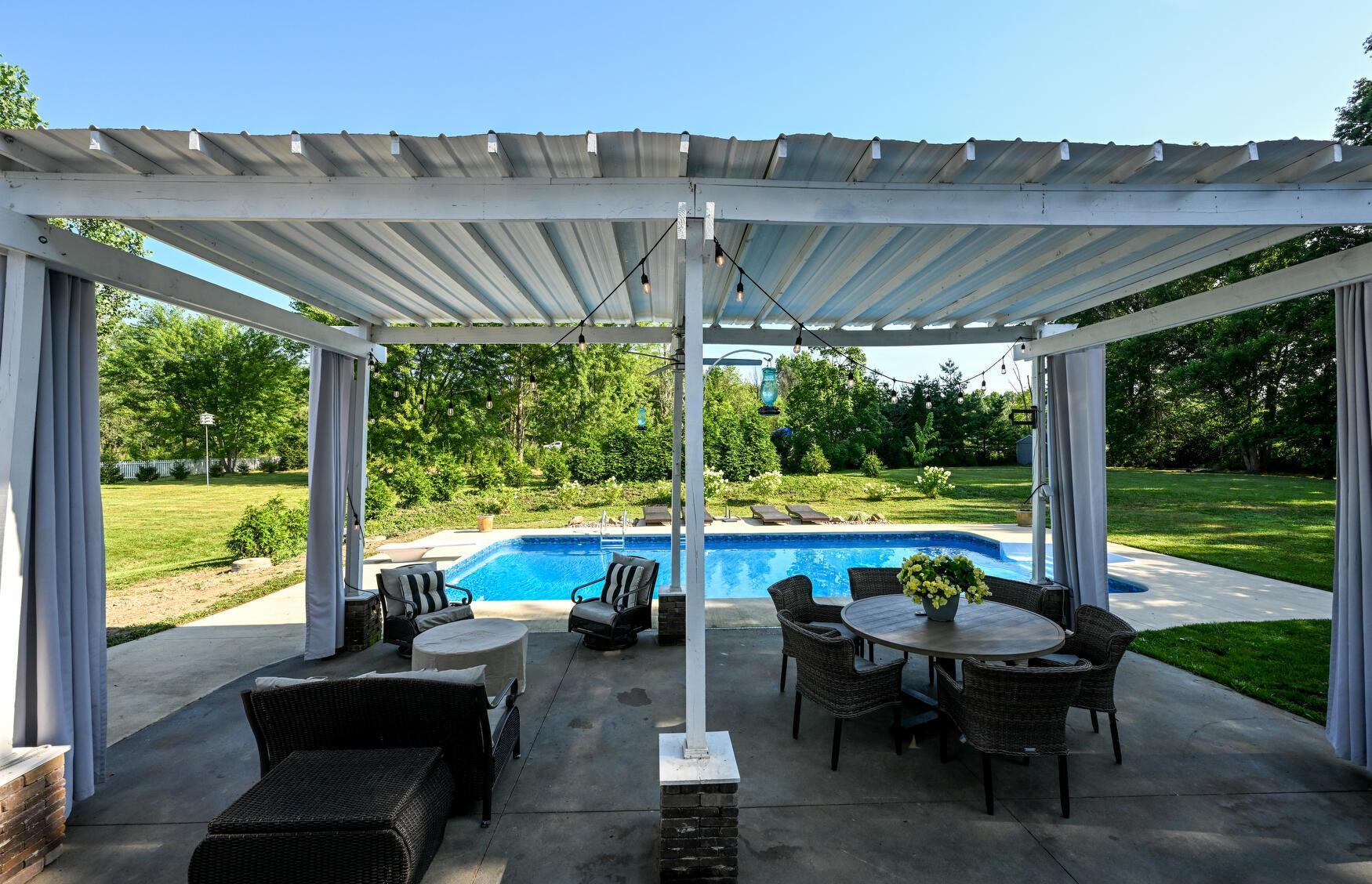 Property Photo: 10575 Tallmadge Road OH 44412