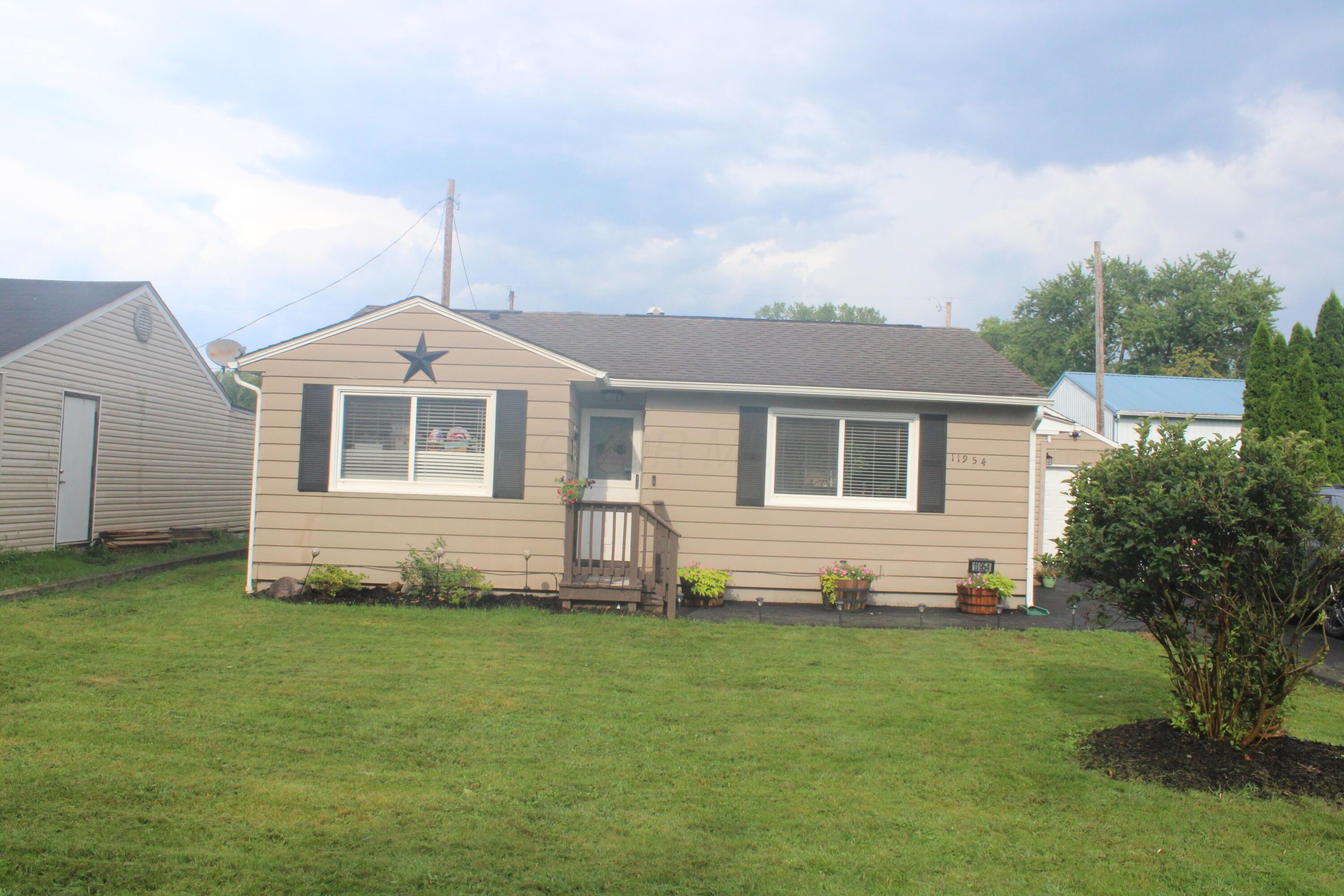 Property Photo: 11954 16th SW Road OH 43154