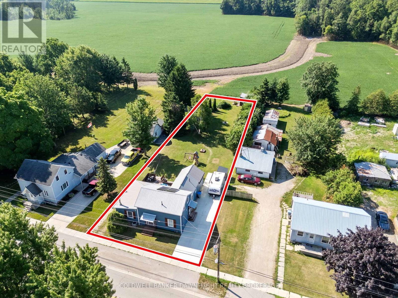 Property Photo: 173 Victoria Avenue East ON N0M 1M0