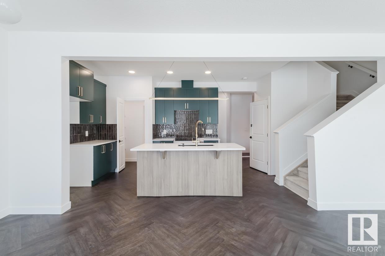 2121 Crossbill Lane NW  Edmonton AB T5S 0W3 photo