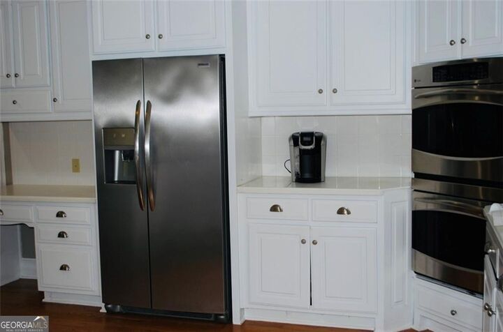 Property Photo: 545 Oak Bridge Trail GA 30022