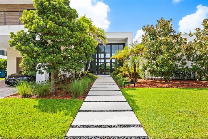 Property Photo:  16768 Natures Way  FL 33326 