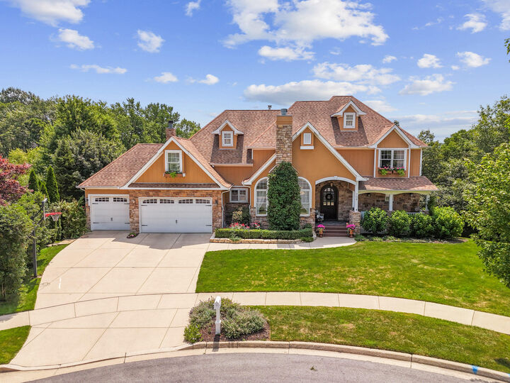 Property Photo: 709 Pennock Circle IN 46307