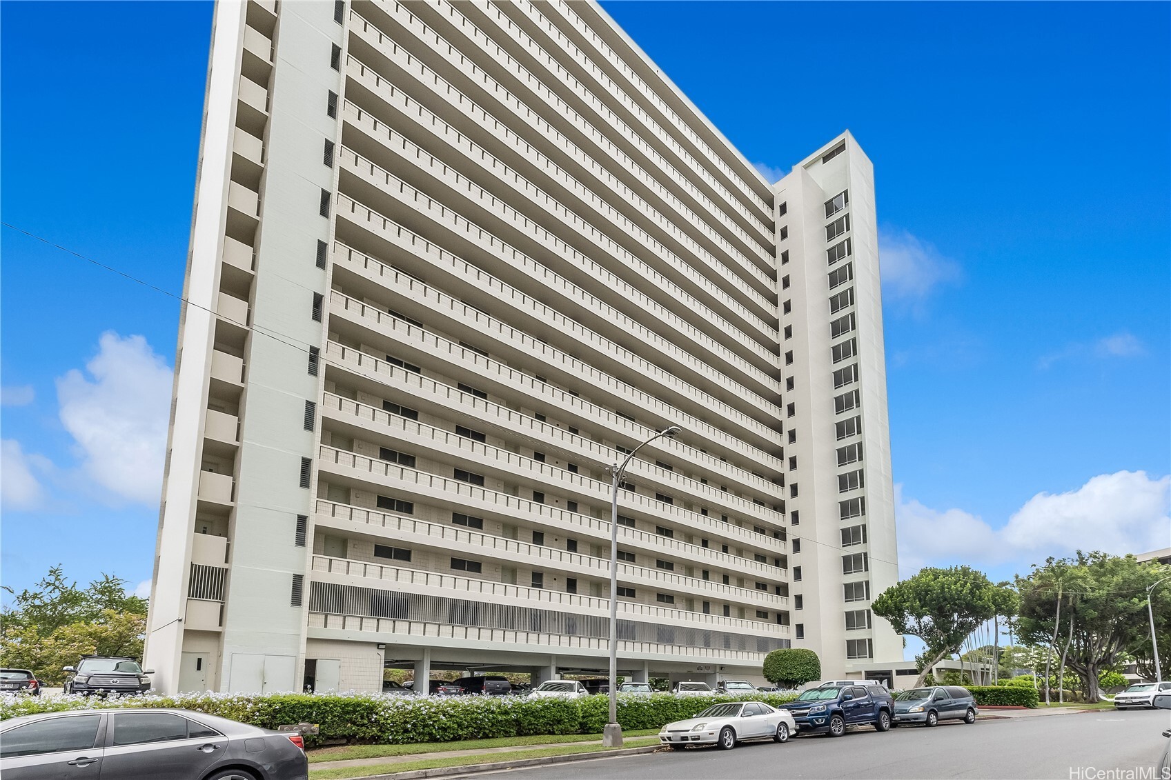 Property Photo:  1160 Ala Napunani Street 806  HI 96818 