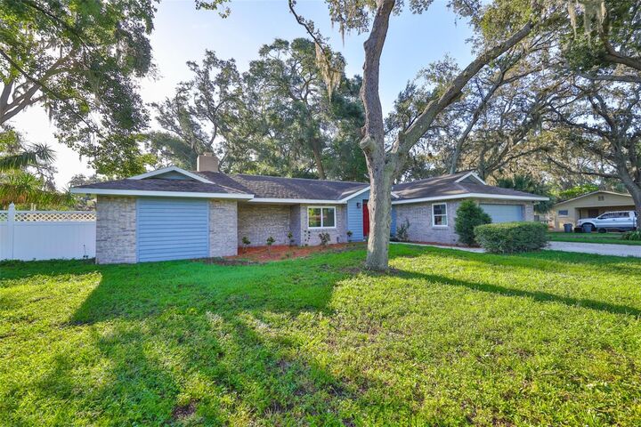 Property Photo: 102 Cash Drive FL 33584