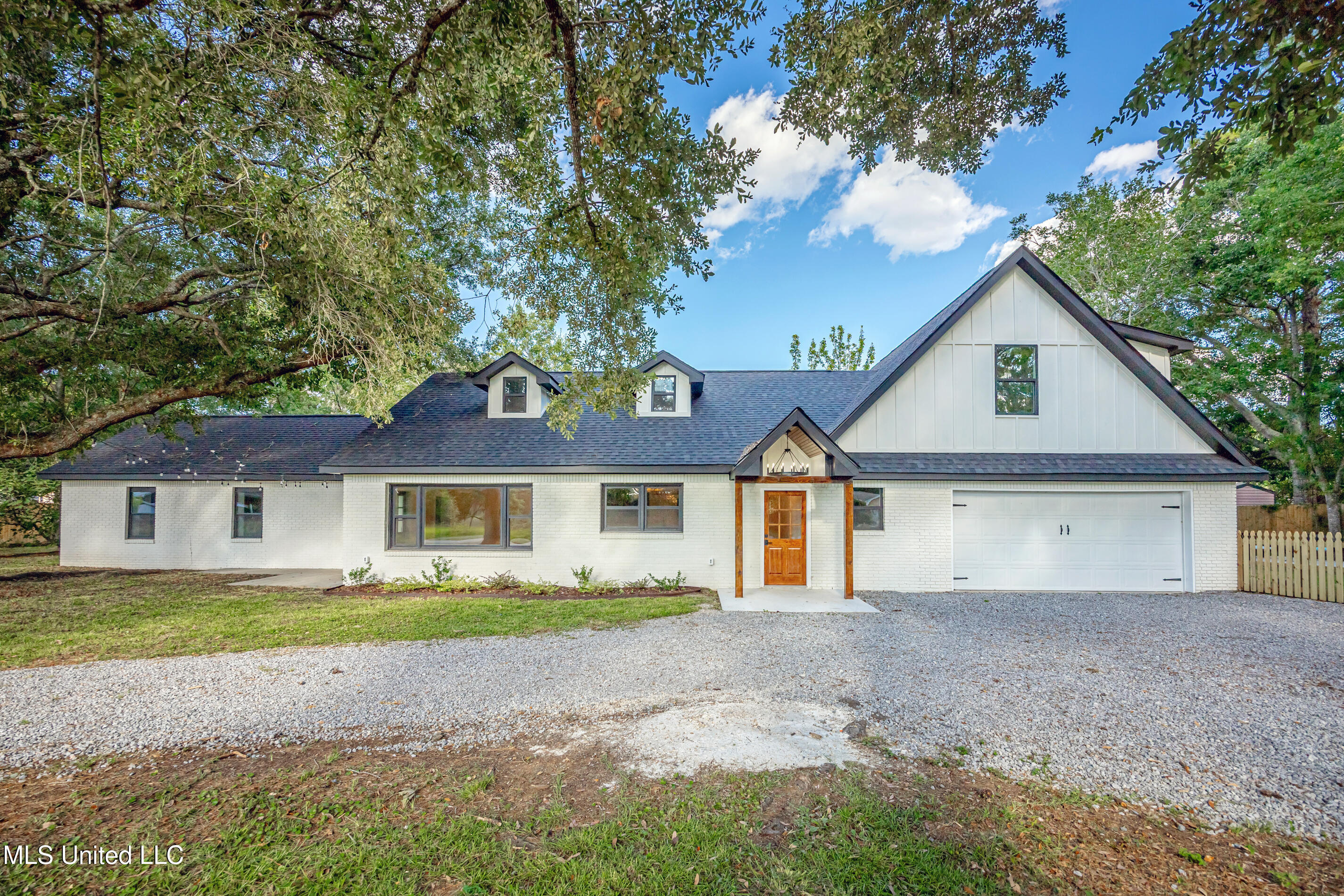Property Photo: 9329 Ridgeview Drive MS 39564