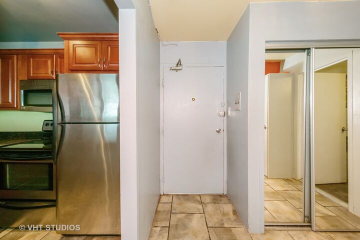 Property Photo:  7337 S South Shore Drive 819  IL 60649 