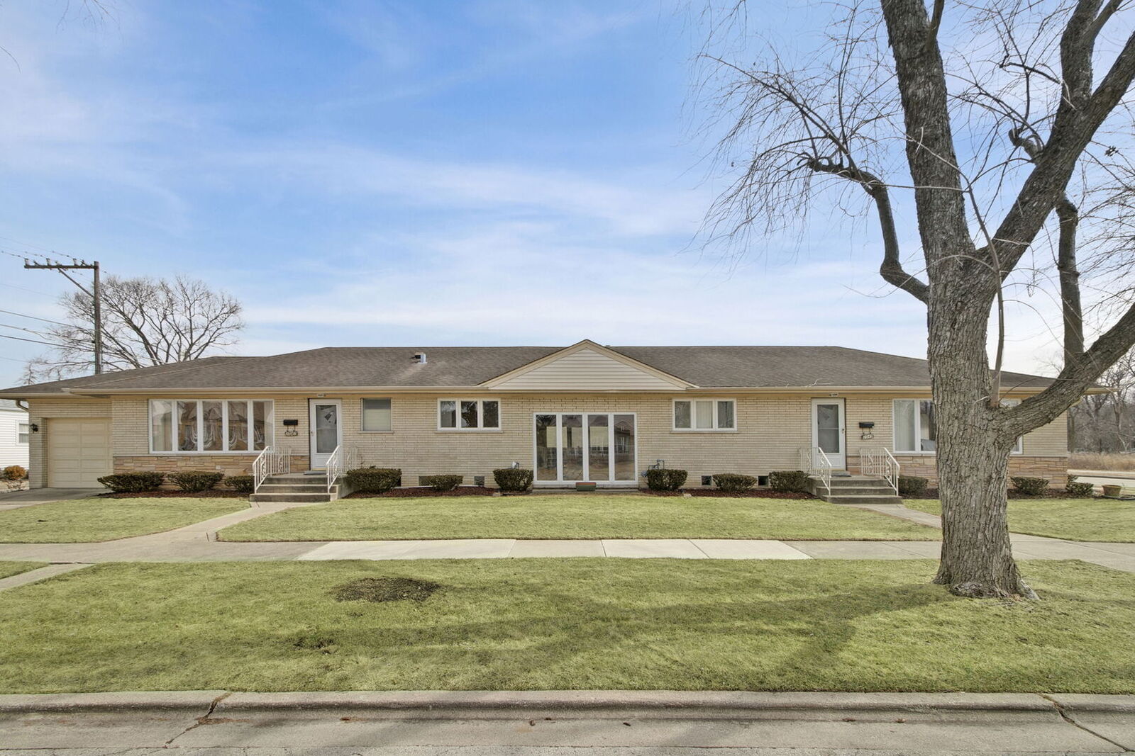 Property Photo: 2547 2nd Avenue IL 60546