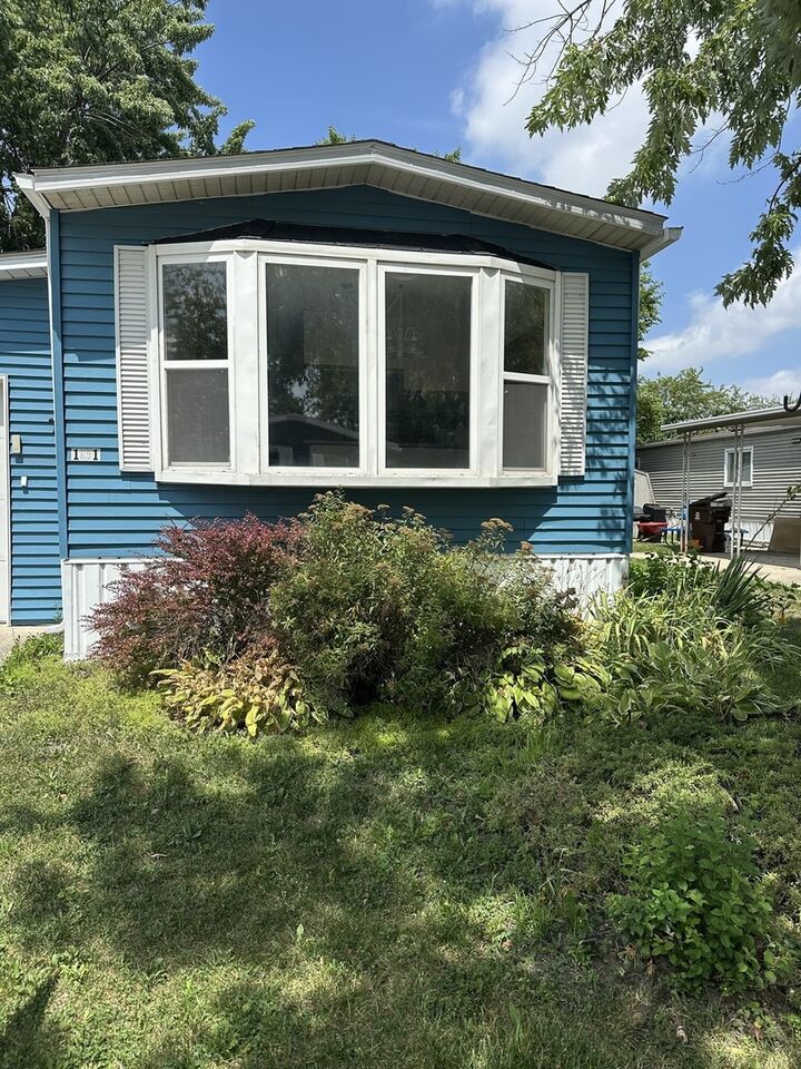 Property Photo: 101 Candlegate Circle IL 60443