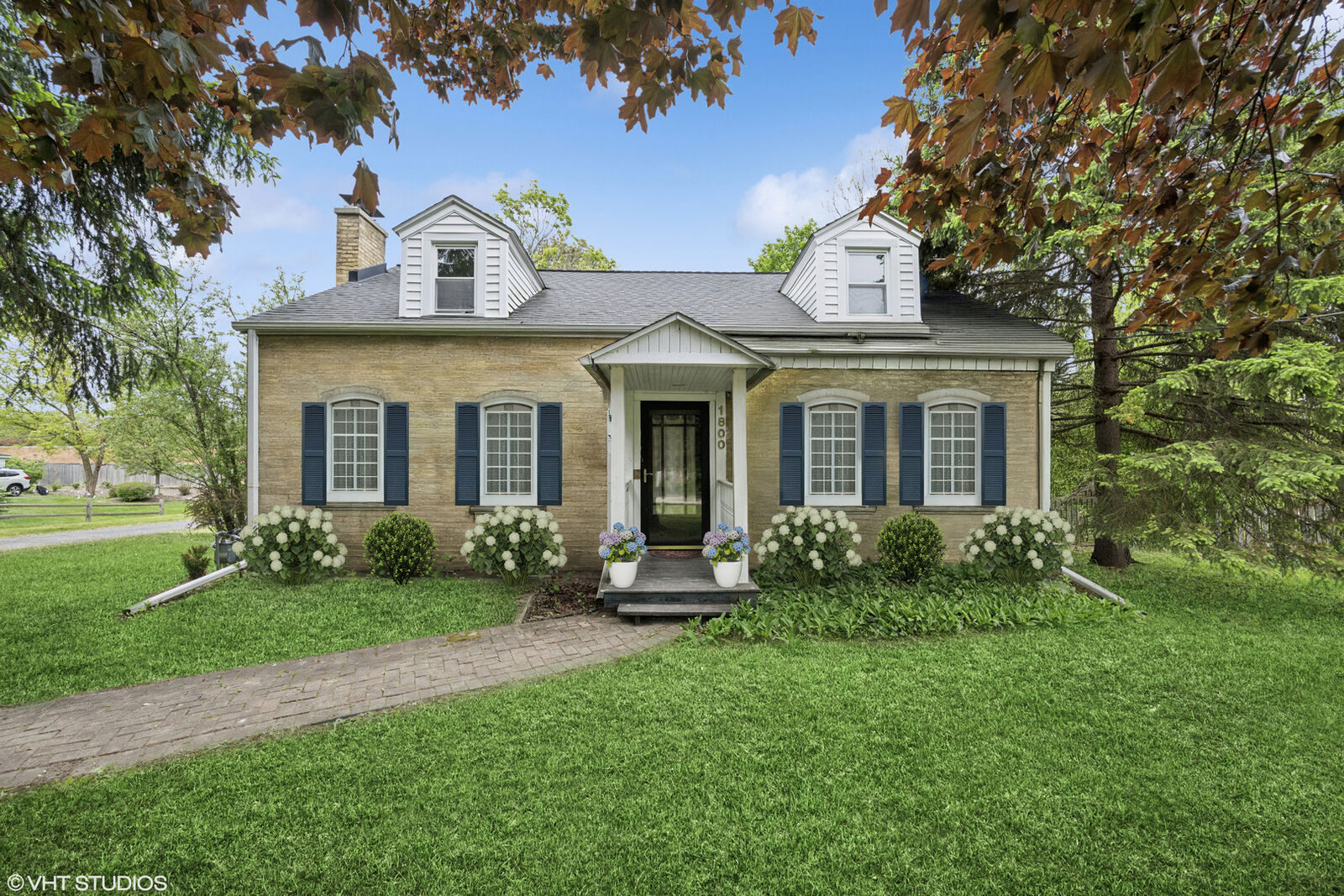 Property Photo: 1800 Shermer Road IL 60062