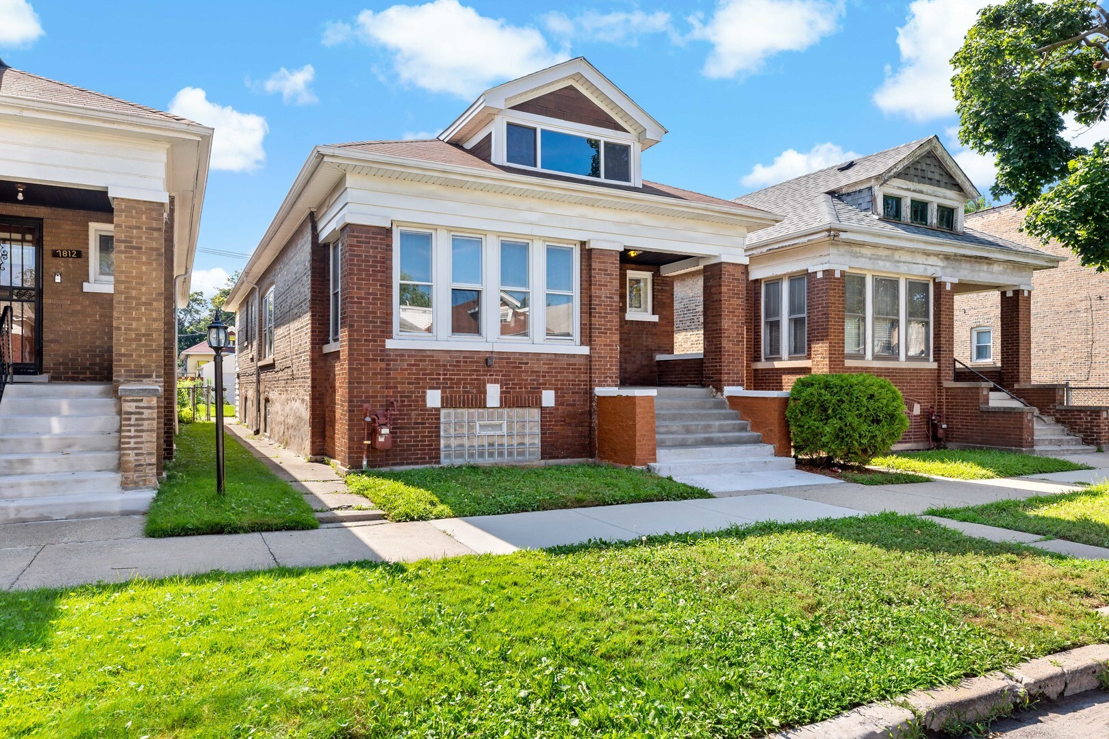 Property Photo: 7808 S Vernon Avenue IL 60619