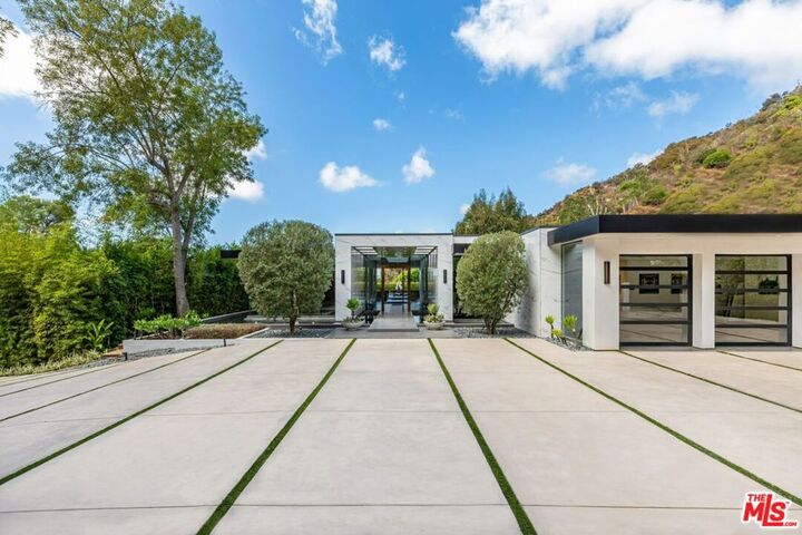 Property Photo: 2002 Loma Vista Drive CA 90210