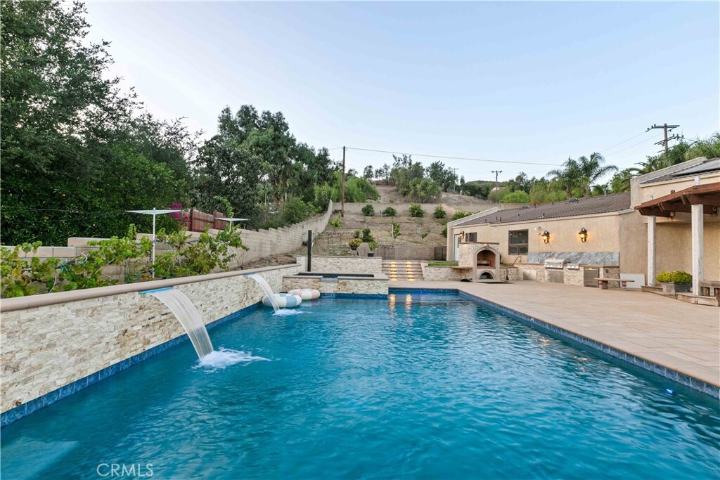 Property Photo:  3225 Yardley Place  CA 93063 